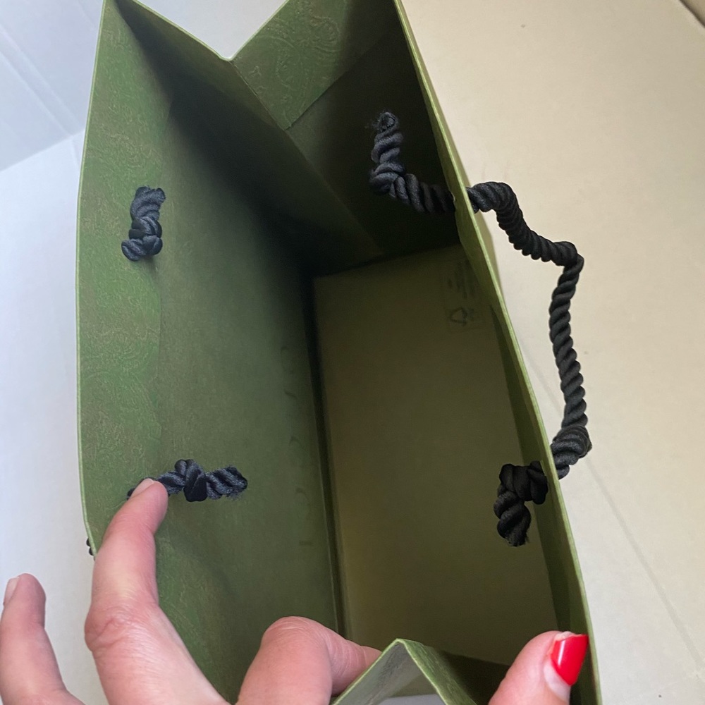 Gucci Green Paper Shopping Bag - Picture 4 of 8